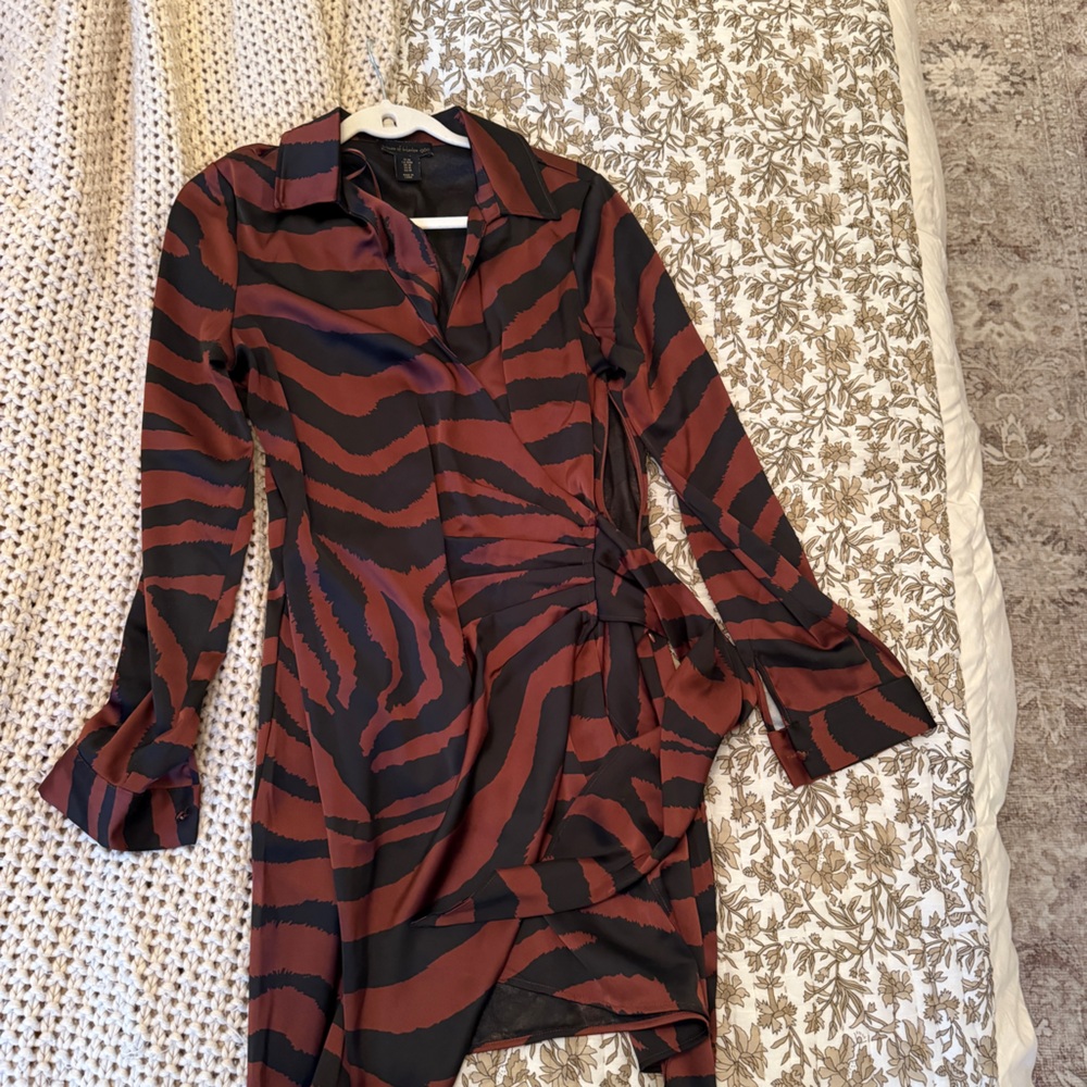 Women’s Tie-Waist Zebra Print Shirt Dress - Black & Rust